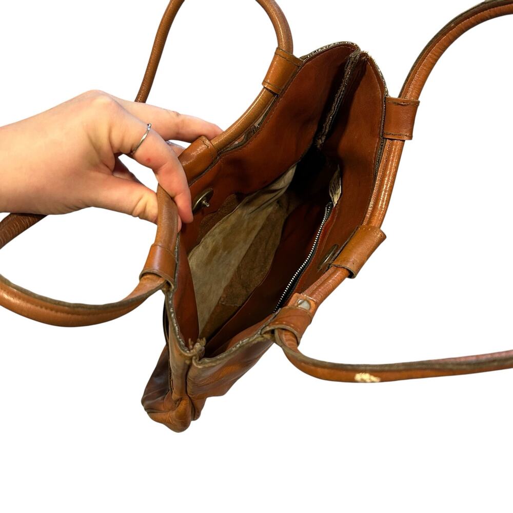 Vintage 80s Cognac Leather Hobo Shoulder Bag Whipstitch Heart Embroidery - Picture 7 of 16